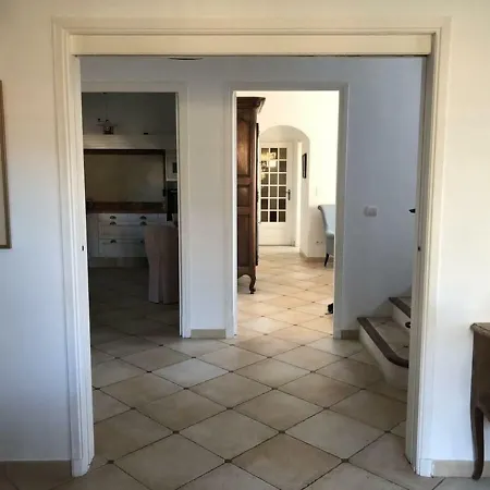 Maryvette 8 Villa *